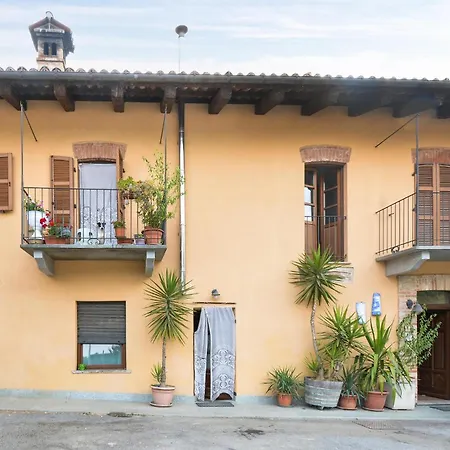 1 Bedroom Awesome In Monforte Dalba * Monforte D'Alba