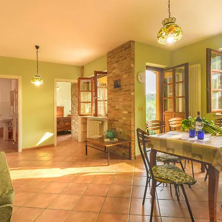 Apartment 1 Bedroom Awesome In Monforte Dalba