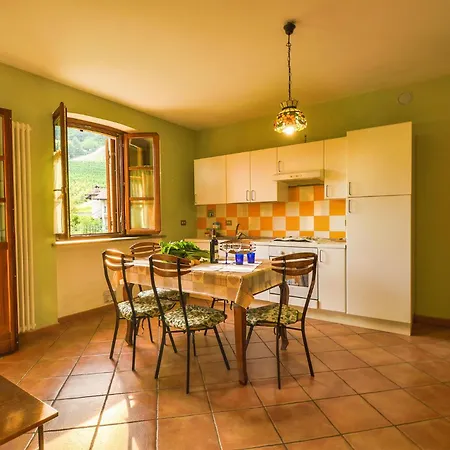 Apartment 1 Bedroom Awesome In Monforte Dalba *
